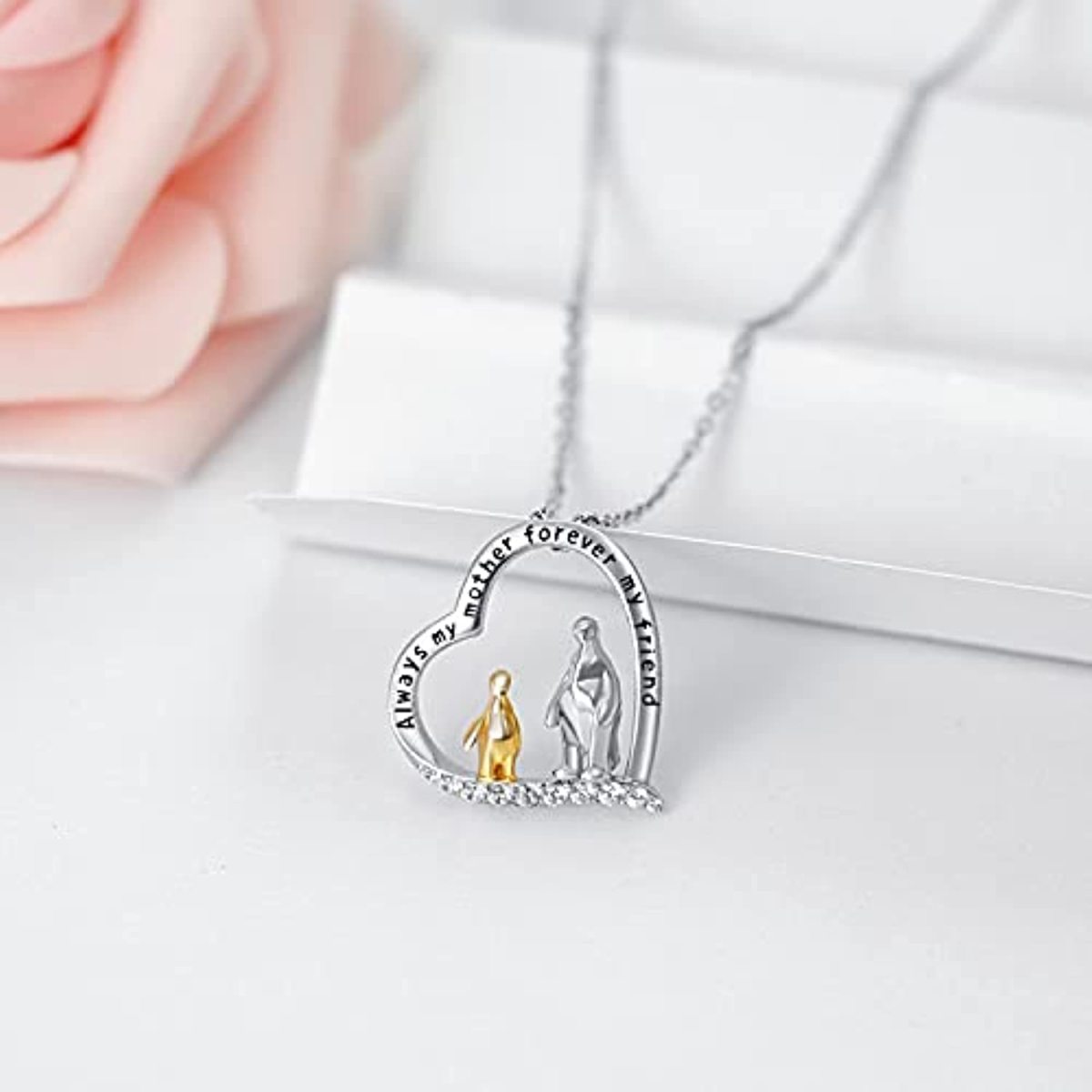 Collar con colgante de corazón de pingüino de plata de ley con circonita cúbica de dos tonos y palabra grabada-4